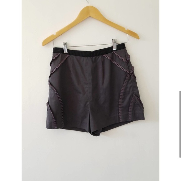 Reiss Cambridge Shorts in High Rise Charcoal Cotton Gray Scalloped Ribbon - Picture 5 of 11